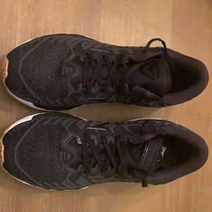 Women’s Mizuno Wave Sky 4 Waveknit Sneakers